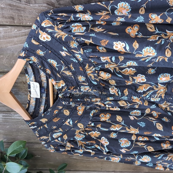 Universal Thread Balloon Sleeve Blouse - Picture 3 of 6